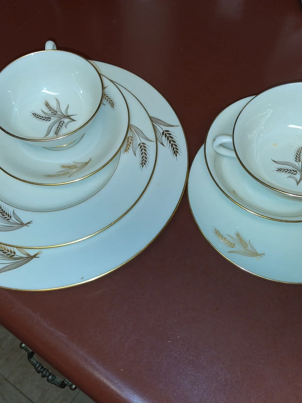 Elegant White Porcelain Tea Set with Gold Wheat Motif